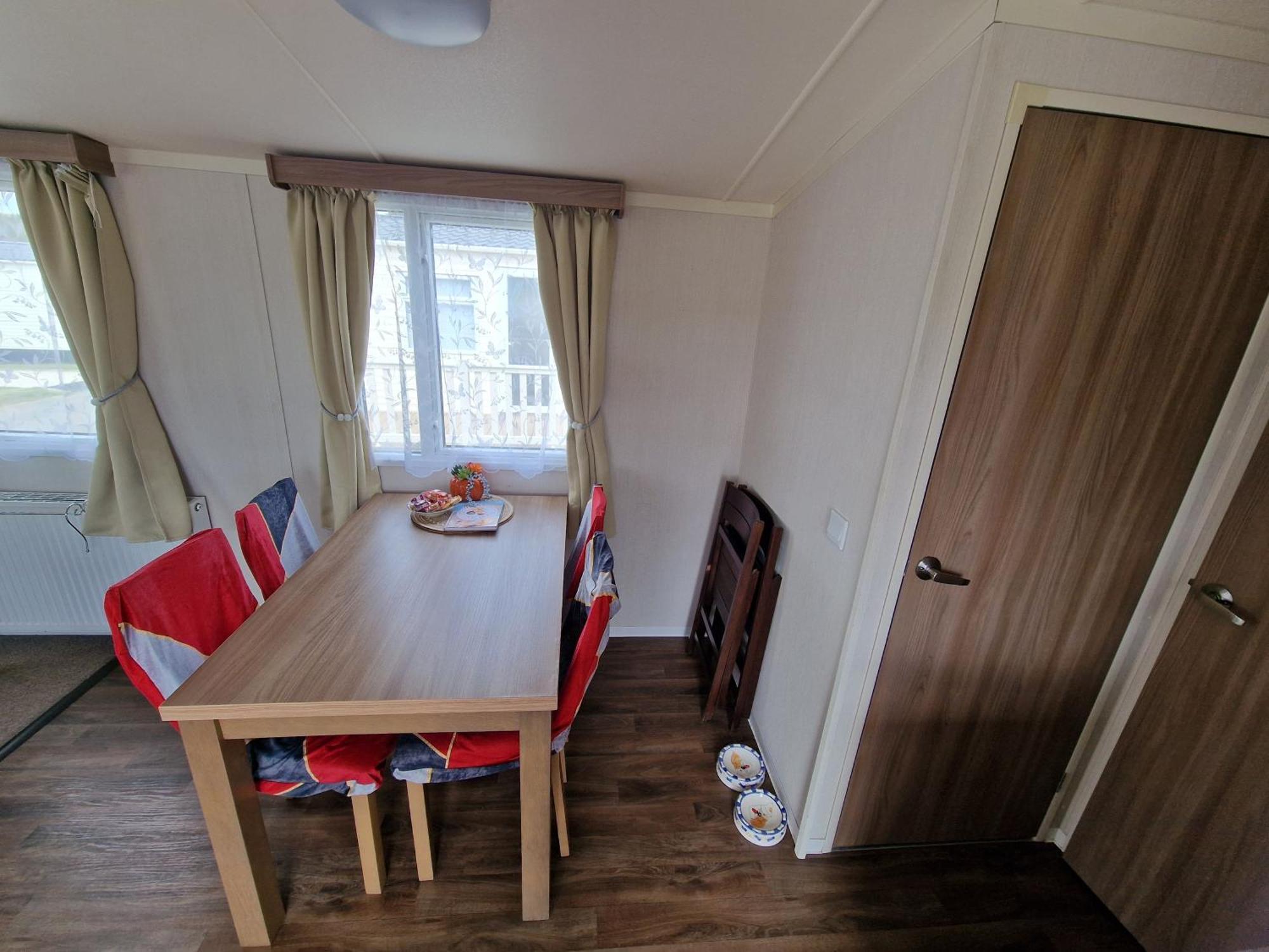 Durdlee Door, D27, Main Rd, West Lulworth, Wareham Bh20 5Pu Hotel Exterior foto